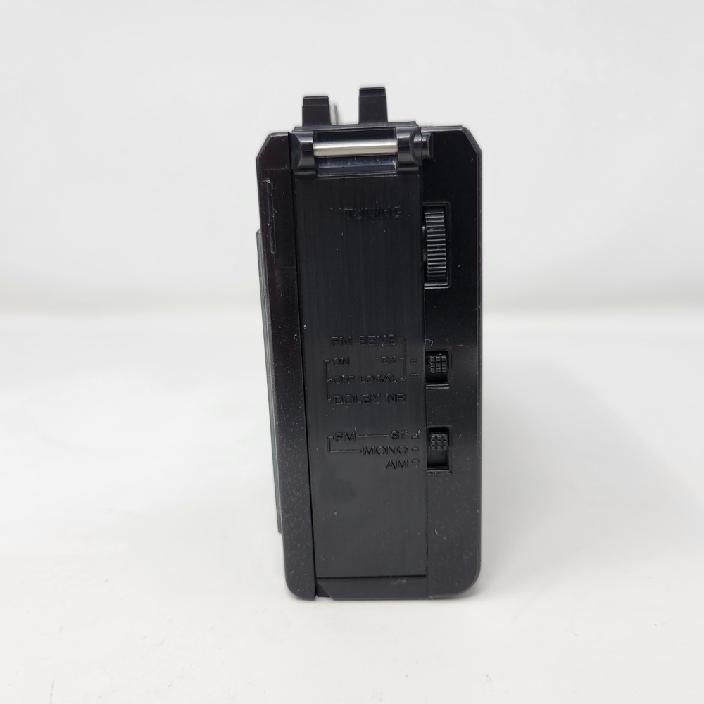Sony WM-F18 28 Walkman AM/FM Stereo Cassette Player TESTED WORKS READ - Picture 6 of 16